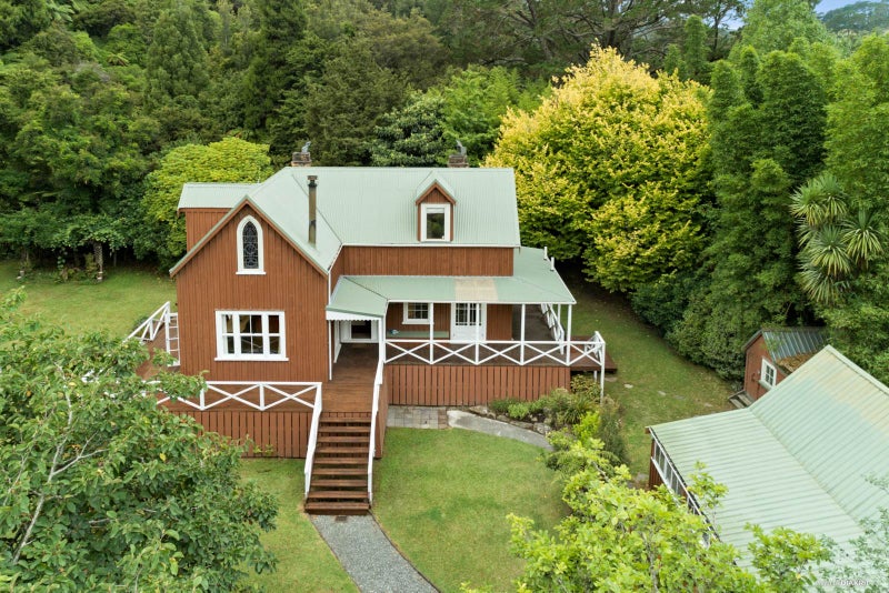 1176 Ahuroa Road, Warkworth - Carousel 1