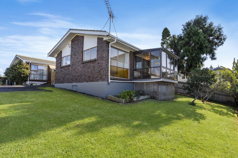 31B Bel Air Drive, Hillsborough, Auckland - Carousel 1
