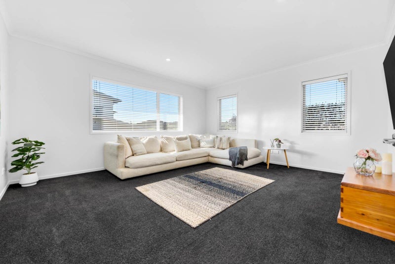 20 Weatherly Drive, Beachlands, Auckland - Carousel 1