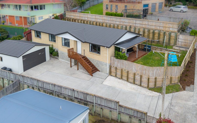 43A Livingstone Avenue, Nawton, Hamilton - Carousel 1