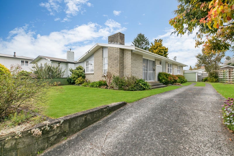 9 MacMurdo Avenue, Glenview, Hamilton - Carousel 1