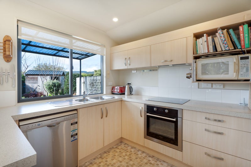 1A Chester Road, Tawa, Wellington - Carousel 2