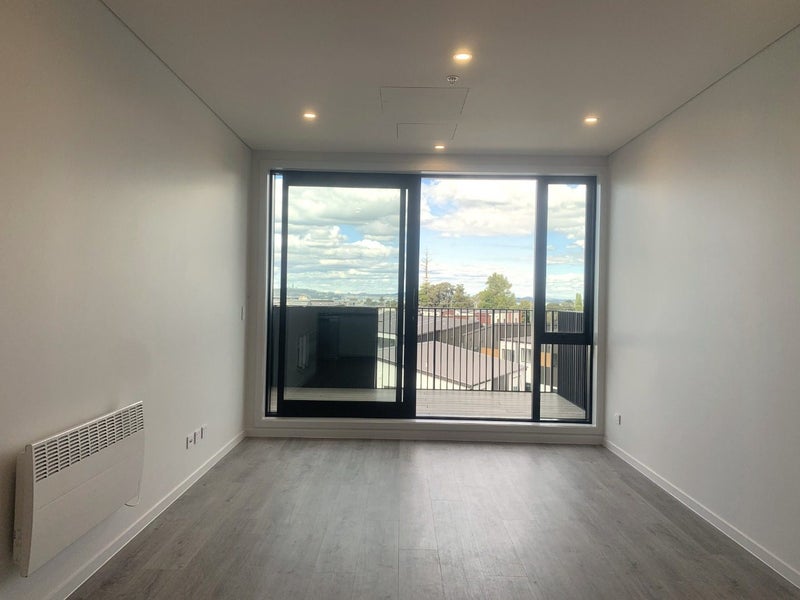 207/4 Rauroa Lane, Hobsonville, Auckland - Carousel 2
