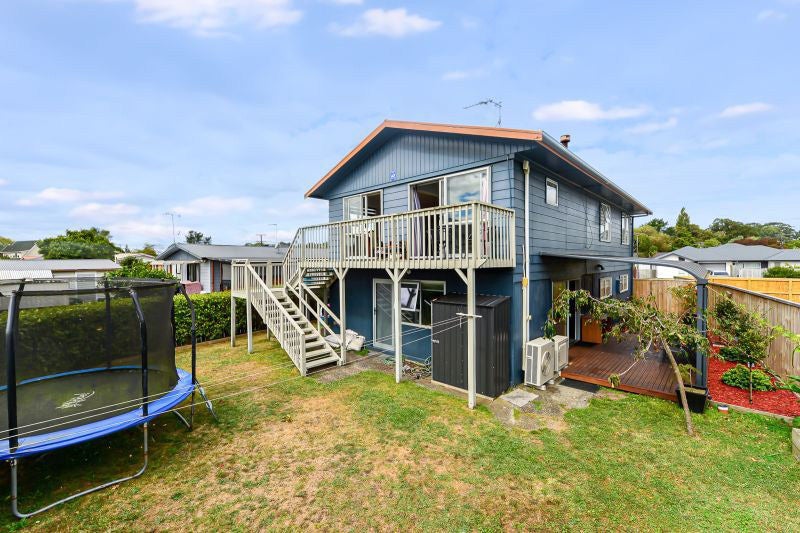 65 Lewis Street, Glenview, Hamilton - Carousel 2