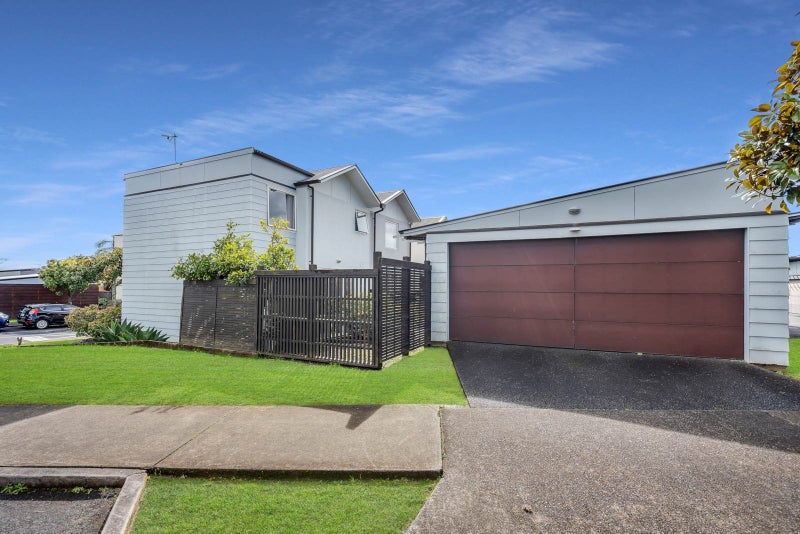 1 Kirikiri Lane, East Tamaki, Auckland - Carousel 1