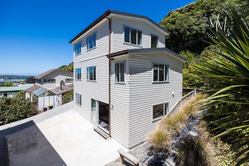 16 Cosy Dell Road, North Dunedin, Dunedin - Carousel 1