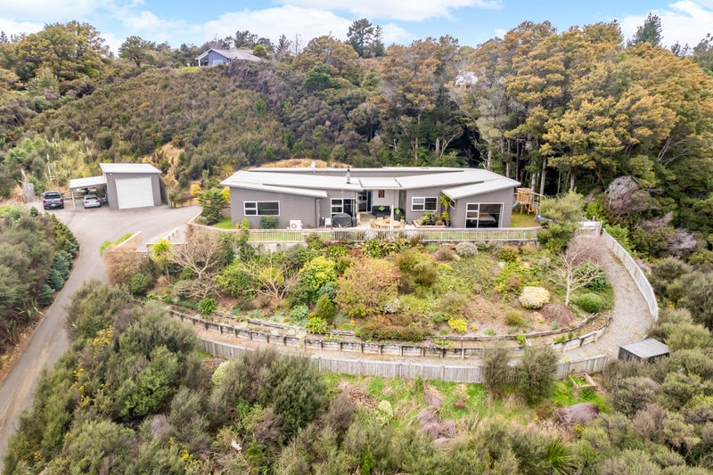 35 Mt Marua Drive, Timberlea, Upper Hutt - Carousel 1