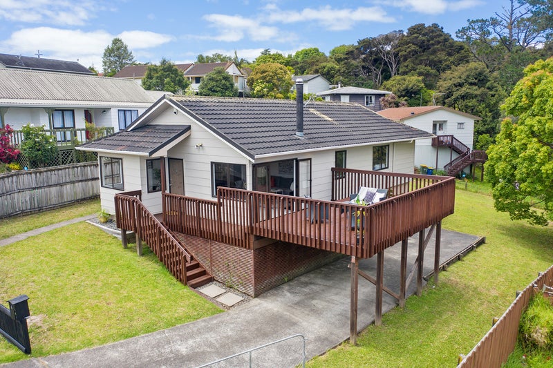 6 Thistledew Place, Bayview, Auckland - Carousel 1