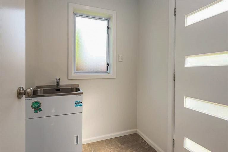 27 Bishopsworth Street, Hillsborough, Christchurch - Carousel 15