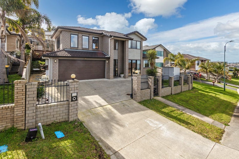 7 Baker Street, Fairview Heights, Auckland - Carousel 2