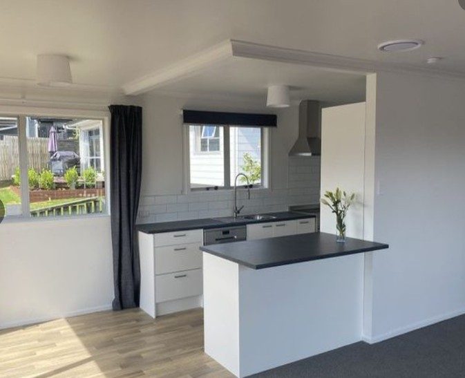 6 Edith Place, Dinsdale, Hamilton - Carousel 2