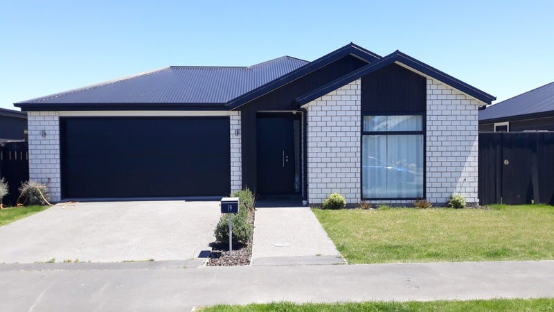 19 Romney Drive, Belfast, Christchurch - Carousel 1