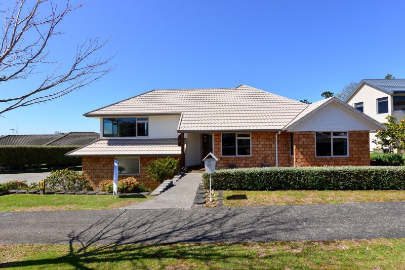 21 Highgrove Drive, Grandview Heights, Hamilton - Carousel 2