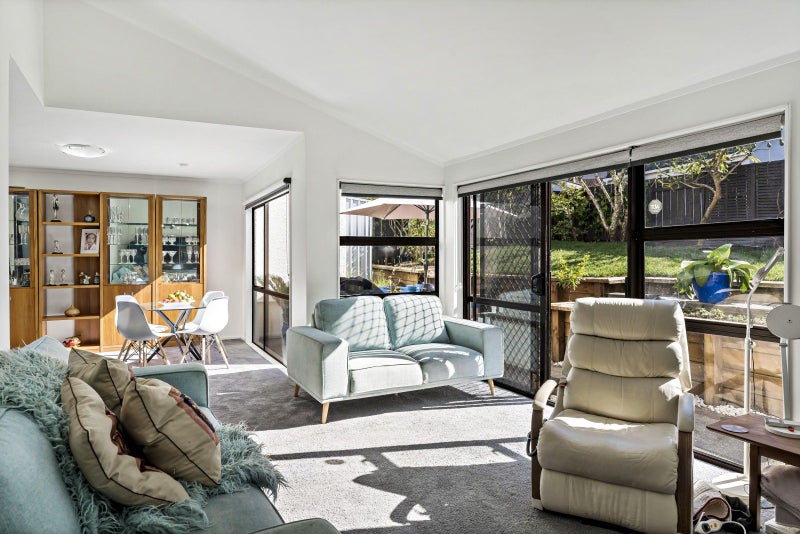 2/61 Sierra Street, Glendowie, Auckland - Carousel 1