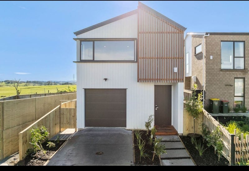 28 Kotiu Place, Massey, Auckland - Carousel 1