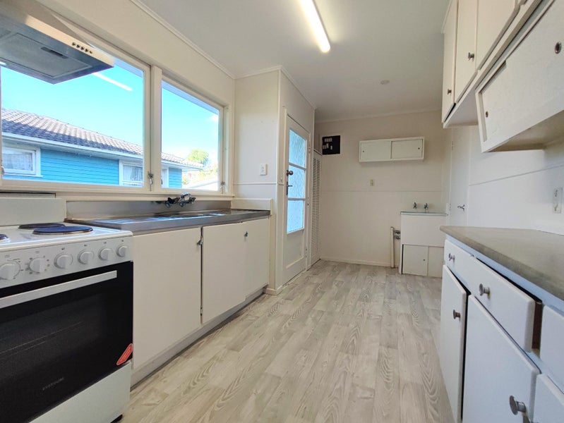 5 Barnfield Place, Glendene, Auckland - Carousel 11