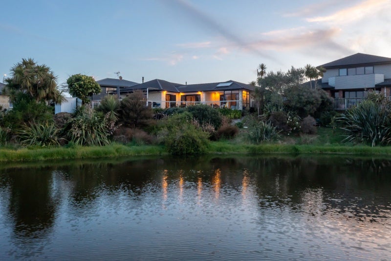 4 Matuku Place, Paraparaumu Beach, Paraparaumu - Carousel 2