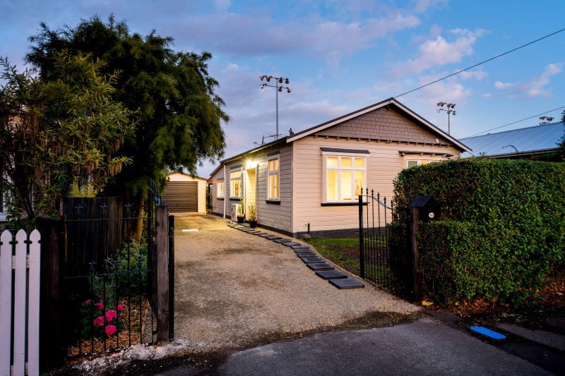 169 Surrey Street, Saint Clair, Dunedin - Carousel 1