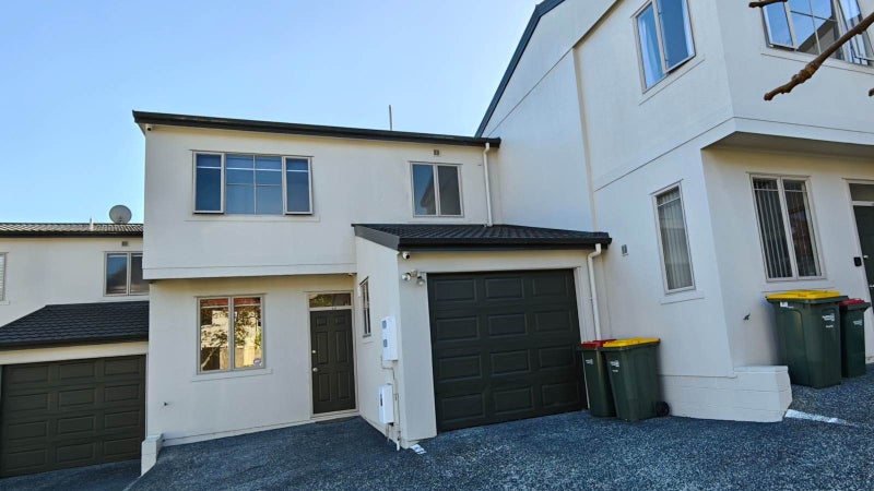 2/4 Nimstedt Avenue, Oteha, Auckland - Carousel 2