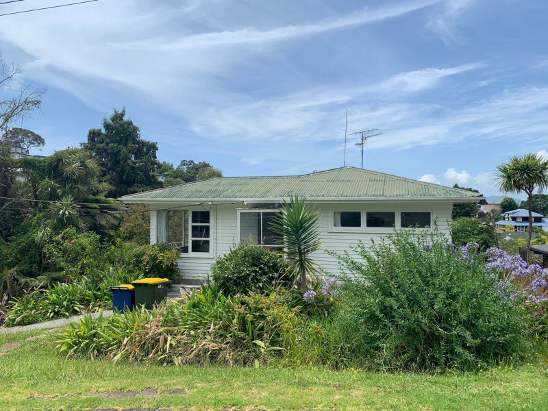 44 Parr Terrace, Castor Bay, Auckland - Carousel 1