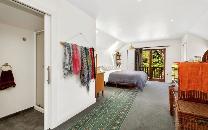 5 Wairere Road, Belmont, Lower Hutt - Carousel 2