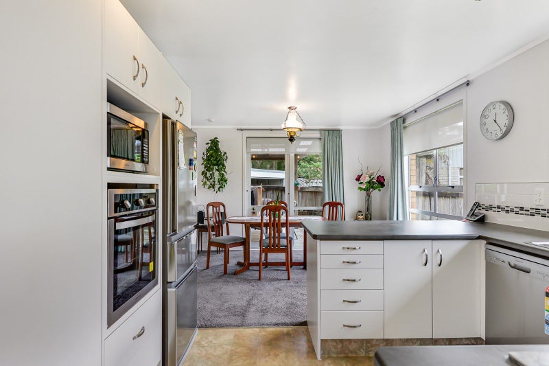 5 Chamberlain Place, Chartwell, Hamilton - Carousel 1