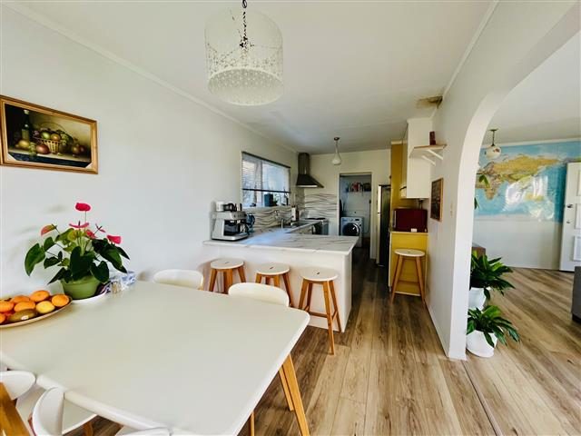 10 Abraham Place, Saint Johns, Auckland - Carousel 1