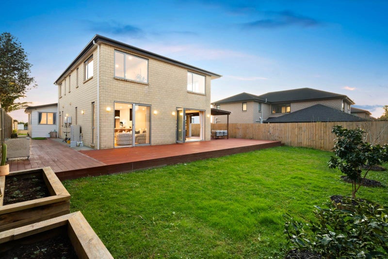 24 Loughros Place, Pinehill, Auckland - Carousel 2