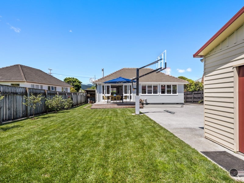 76 Shakespeare Avenue, Trentham, Upper Hutt - Carousel 22
