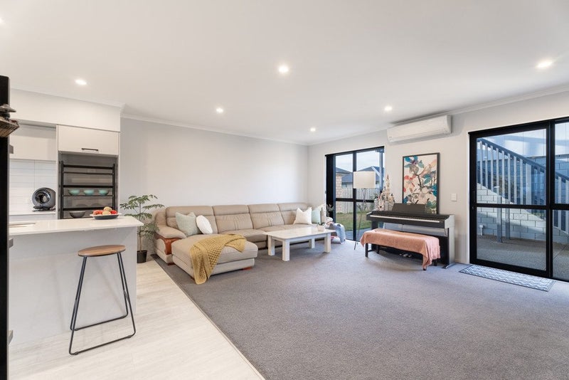 20 George West Square, Wigram, Christchurch - Carousel 1