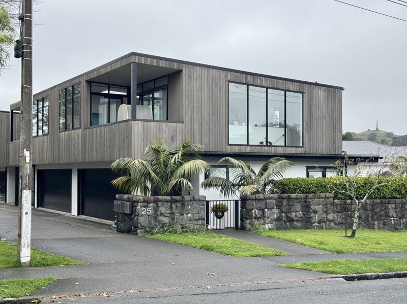 25A Fernleigh Avenue, Royal Oak, Auckland - Carousel 1