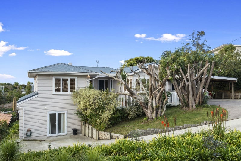 1/13 Arran Road, Browns Bay, Auckland - Carousel 1