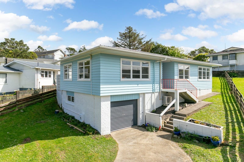 20 Stewart Drive, Newlands, Wellington - Carousel 1