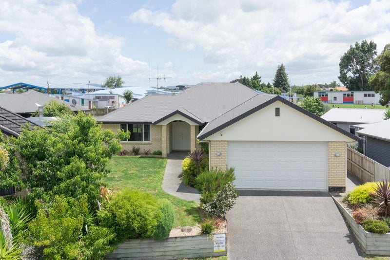 5 Cabernet Close, Rototuna, Hamilton - Carousel 1