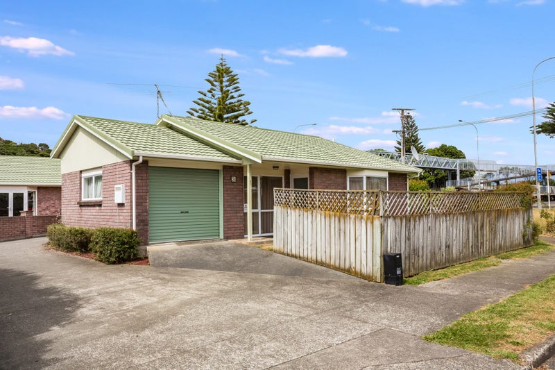 2C James Street, Plimmerton, Porirua - Carousel 1