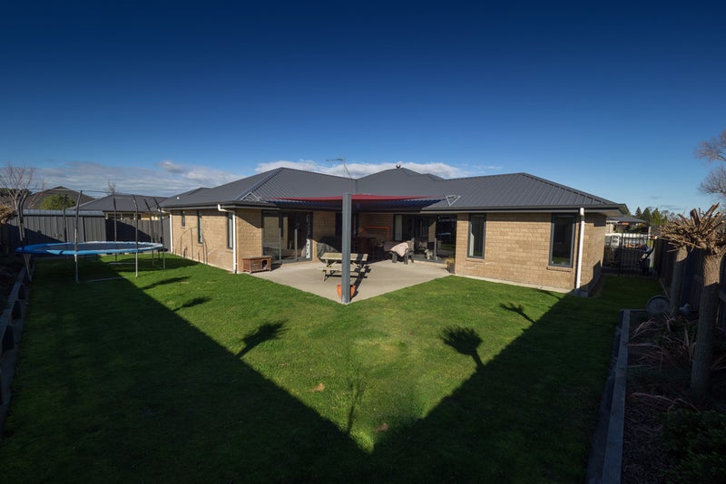 4 Goldrich Grove, Netherby, Ashburton - Carousel 1