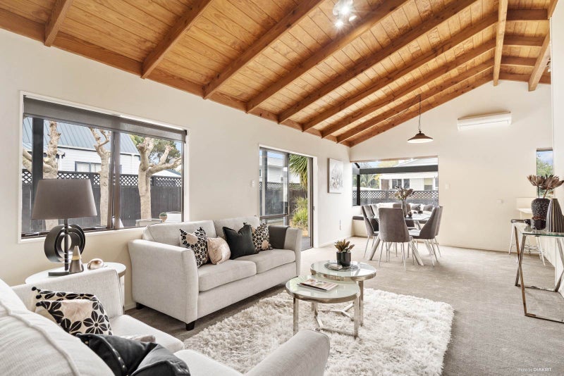 71A Rockfield Road, Penrose, Auckland - Carousel 1