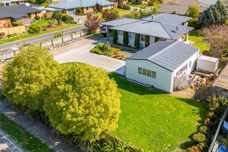 48 Lord Auckland Road, Wakefield - Carousel 2