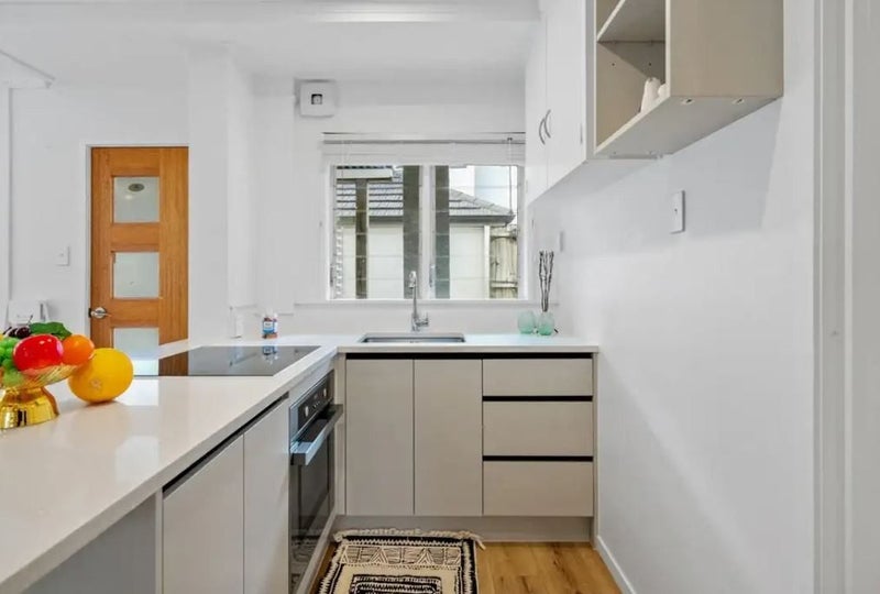 2/17 Sartors Avenue, Northcross, Auckland - Carousel 2