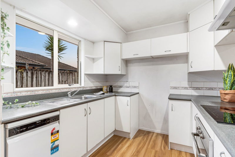 10 Blowers Place, Flat Bush, Auckland - Carousel 21