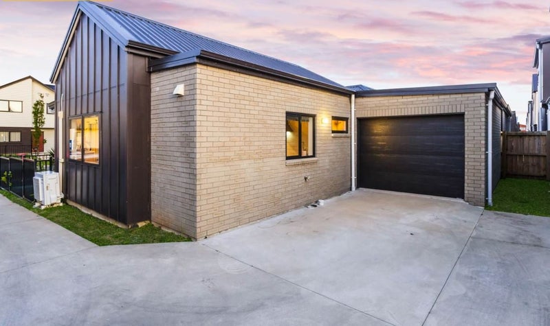 45 Black Beech Crescent, Takanini, Auckland - Carousel 1