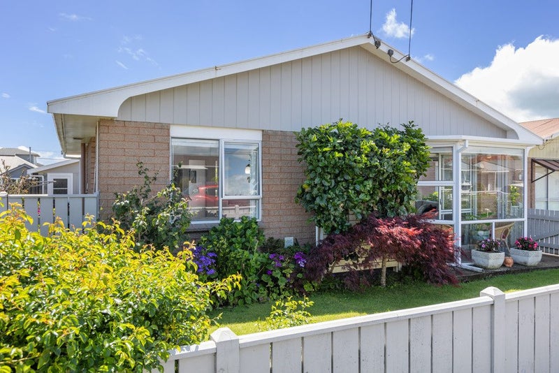 1/6 Webster Street, Westown, New Plymouth - Carousel 1