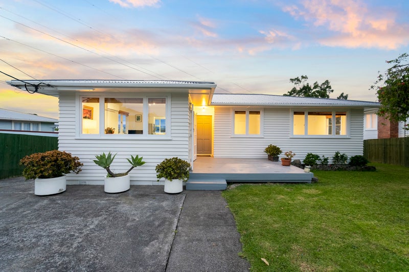 17 Alanbrooke Crescent, Avondale, Auckland - Carousel 1
