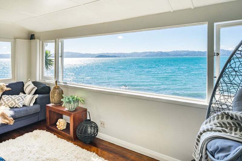 626 Marine Drive, Days Bay, Lower Hutt - Carousel 2