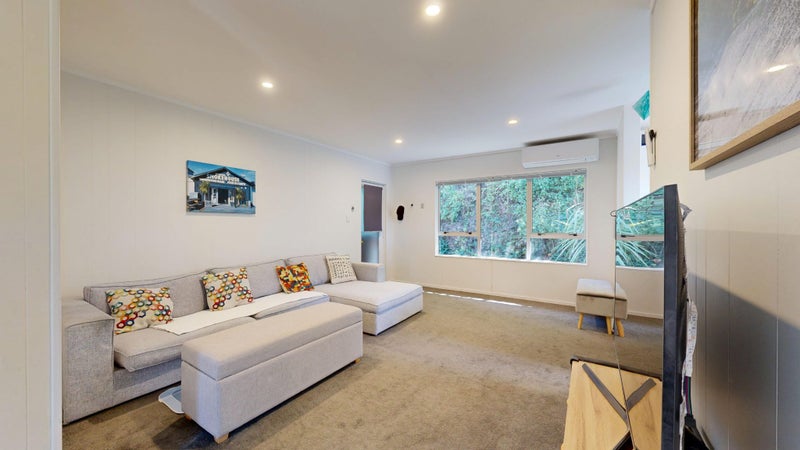 8/84 Rintoul Street, Newtown, Wellington - Carousel 1