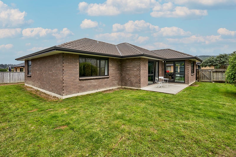 70 Sunstone Crescent, Timberlea, Upper Hutt - Carousel 19