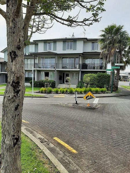 2/1 Opito Way, East Tamaki, Auckland - Carousel 1