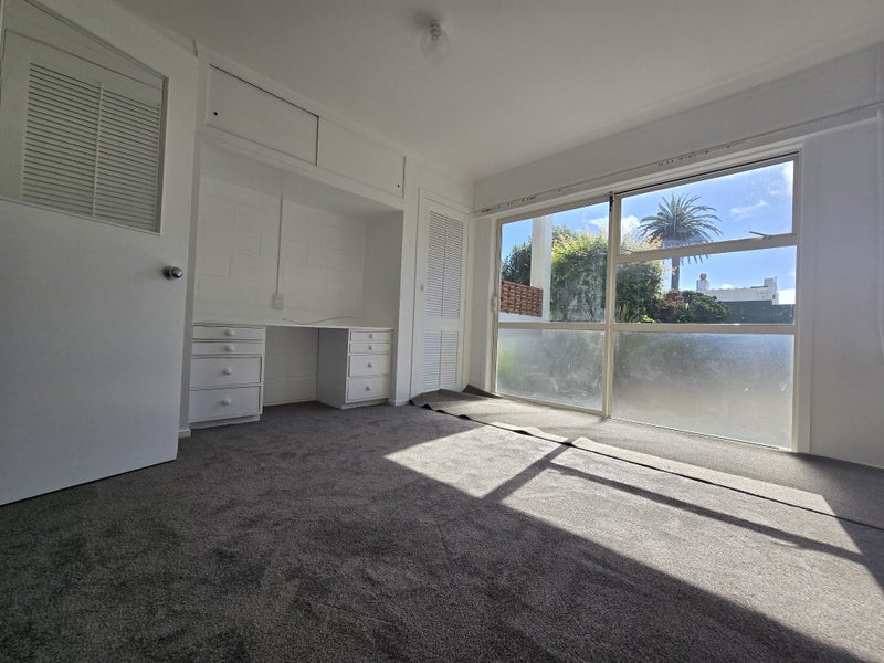 1A Rahiri Road, Mount Eden, Auckland - Carousel 1