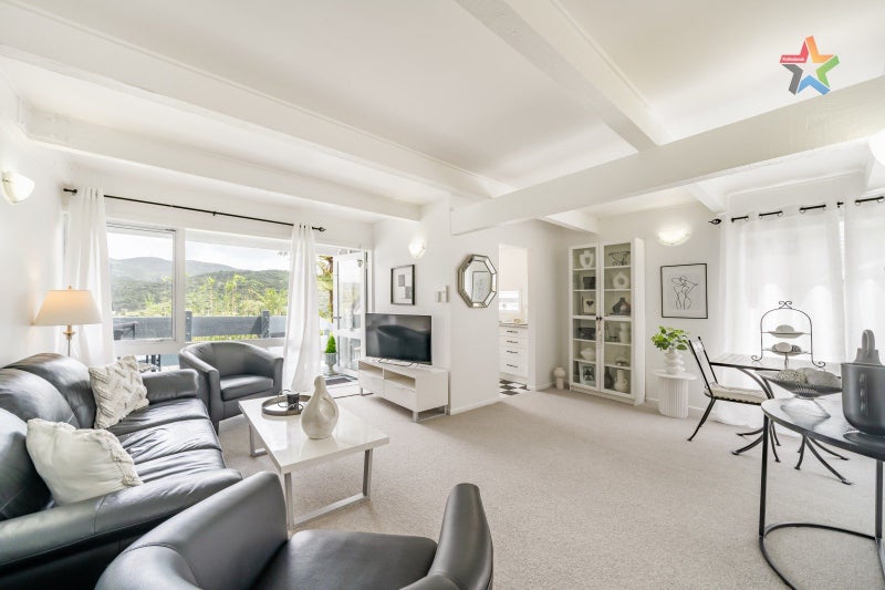 2/99 Major Drive, Kelson, Lower Hutt - Carousel 1