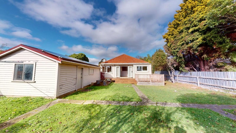 11 Koromiko Avenue, Roslyn, Palmerston North - Carousel 12